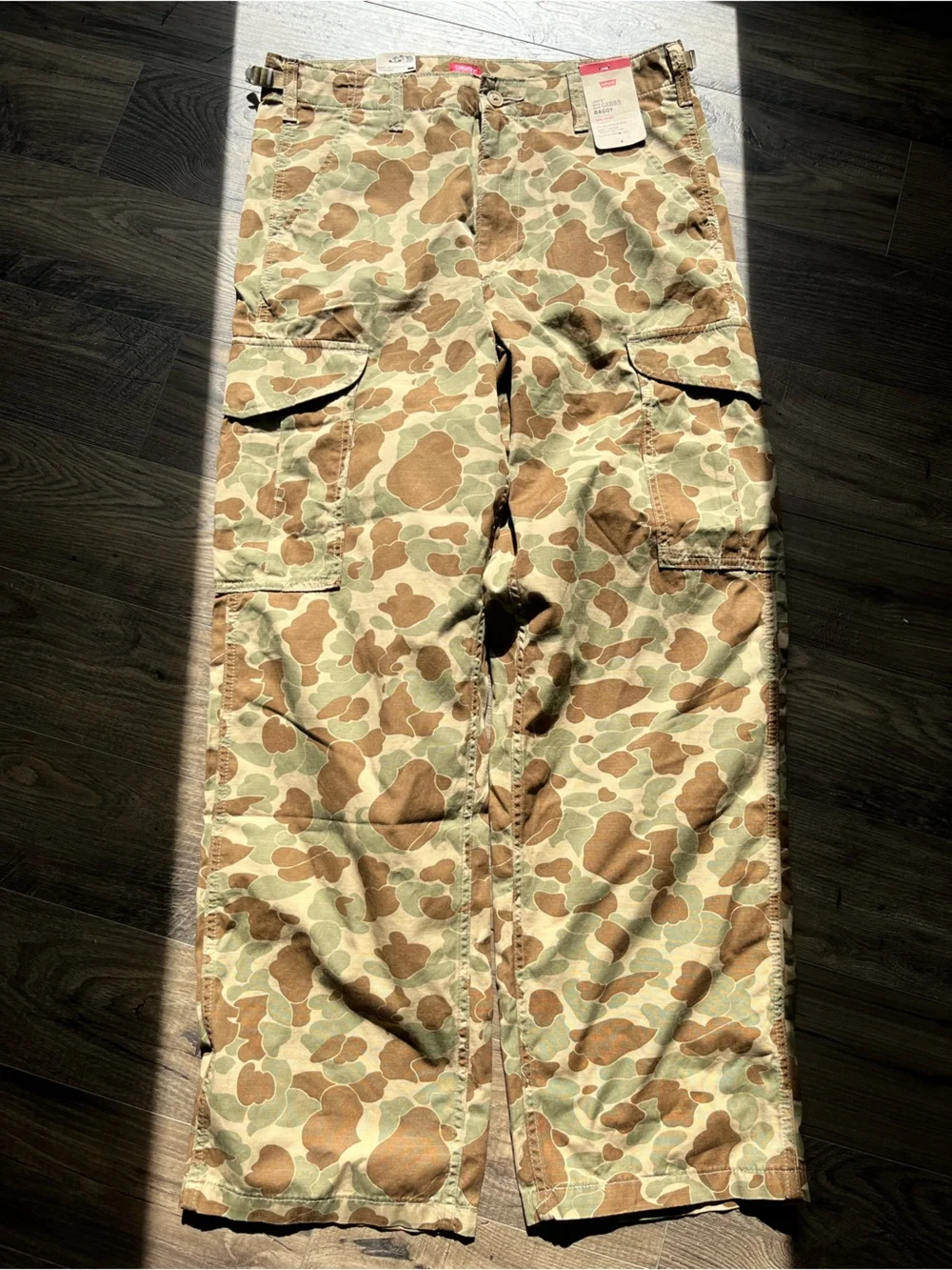 Levi's Camo XX Cargo Baggy Pants - Tan & Green